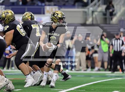 Thumbnail 3 in Post vs. Shiner (UIL 2A Division 1 State Final) photogallery.