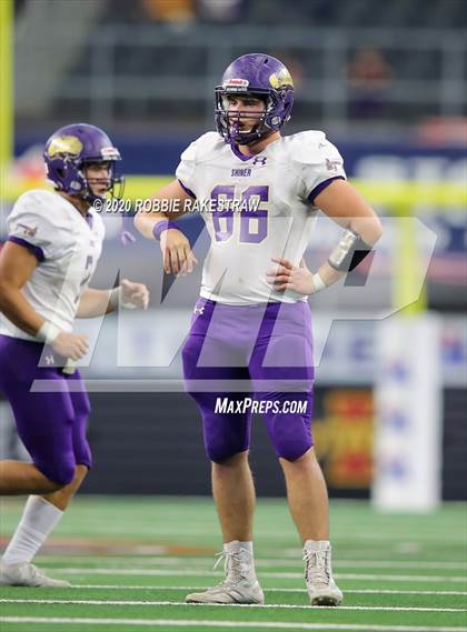 Thumbnail 2 in Post vs. Shiner (UIL 2A Division 1 State Final) photogallery.