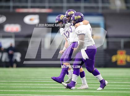 Thumbnail 1 in Post vs. Shiner (UIL 2A Division 1 State Final) photogallery.