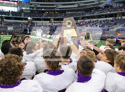 Thumbnail 1 in Post vs. Shiner (UIL 2A Division 1 State Final) photogallery.
