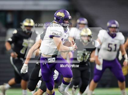 Thumbnail 2 in Post vs. Shiner (UIL 2A Division 1 State Final) photogallery.