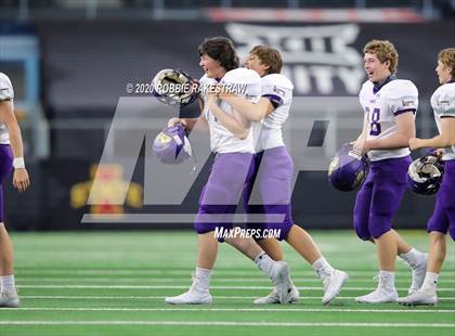 Thumbnail 2 in Post vs. Shiner (UIL 2A Division 1 State Final) photogallery.