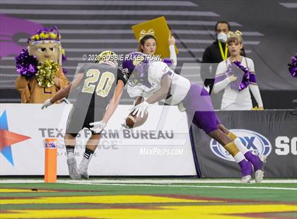 Thumbnail 2 in Post vs. Shiner (UIL 2A Division 1 State Final) photogallery.
