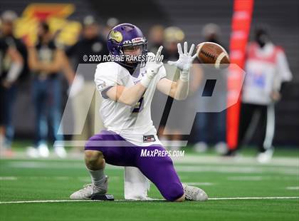 Thumbnail 2 in Post vs. Shiner (UIL 2A Division 1 State Final) photogallery.