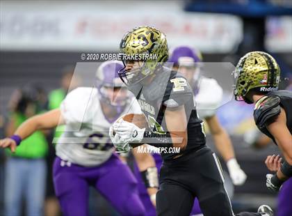 Thumbnail 2 in Post vs. Shiner (UIL 2A Division 1 State Final) photogallery.