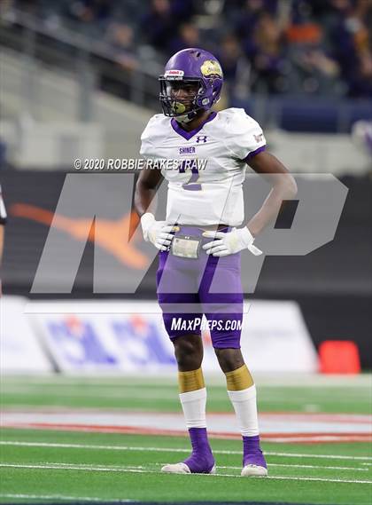 Thumbnail 2 in Post vs. Shiner (UIL 2A Division 1 State Final) photogallery.