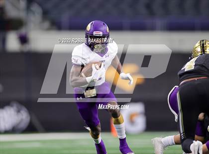 Thumbnail 2 in Post vs. Shiner (UIL 2A Division 1 State Final) photogallery.