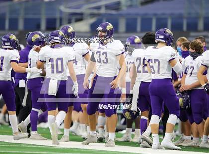 Thumbnail 2 in Post vs. Shiner (UIL 2A Division 1 State Final) photogallery.