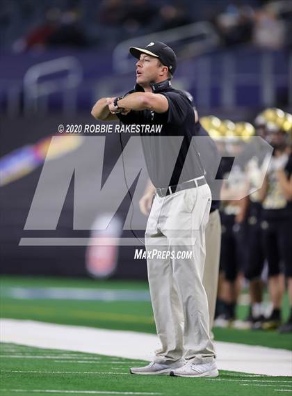 Thumbnail 3 in Post vs. Shiner (UIL 2A Division 1 State Final) photogallery.