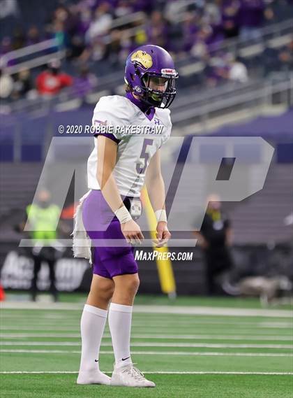 Thumbnail 3 in Post vs. Shiner (UIL 2A Division 1 State Final) photogallery.