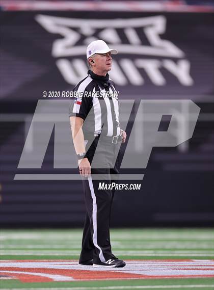 Thumbnail 2 in Post vs. Shiner (UIL 2A Division 1 State Final) photogallery.