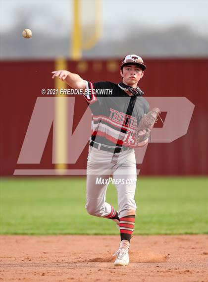 Thumbnail 1 in Trenton @ Collinsville photogallery.