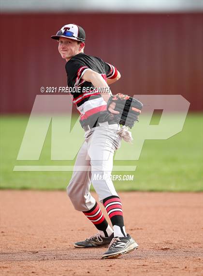 Thumbnail 1 in Trenton @ Collinsville photogallery.