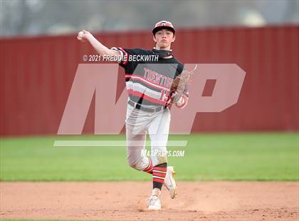 Thumbnail 3 in Trenton @ Collinsville photogallery.