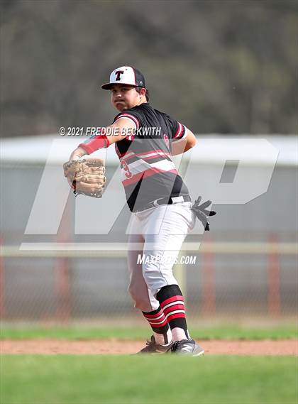 Thumbnail 3 in Trenton @ Collinsville photogallery.