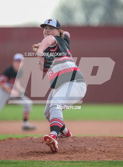 Thumbnail 1 in Trenton @ Collinsville photogallery.