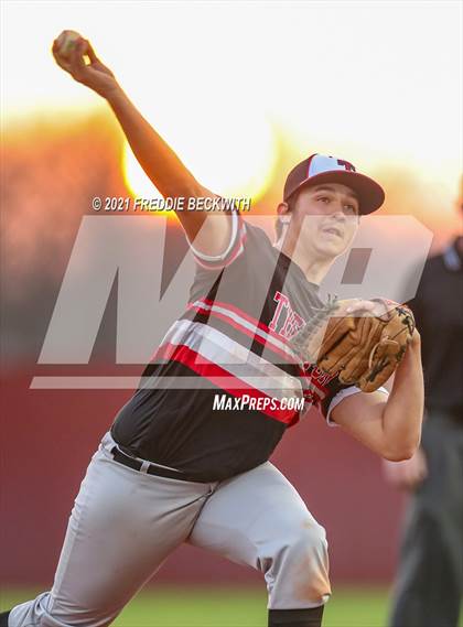 Thumbnail 1 in Trenton @ Collinsville photogallery.