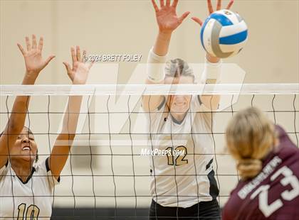 Thumbnail 3 in Columbus @ Lincoln Southeast photogallery.