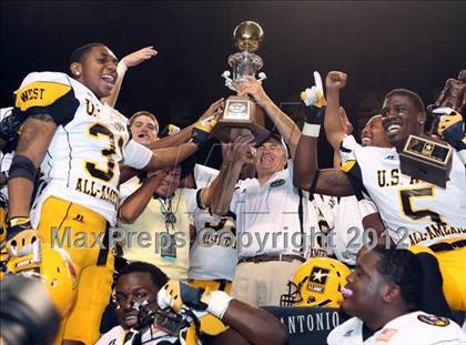 Thumbnail 1 in U.S. Army All-American Bowl  photogallery.