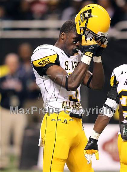 Thumbnail 1 in U.S. Army All-American Bowl  photogallery.