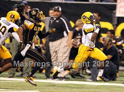 Thumbnail 2 in U.S. Army All-American Bowl  photogallery.