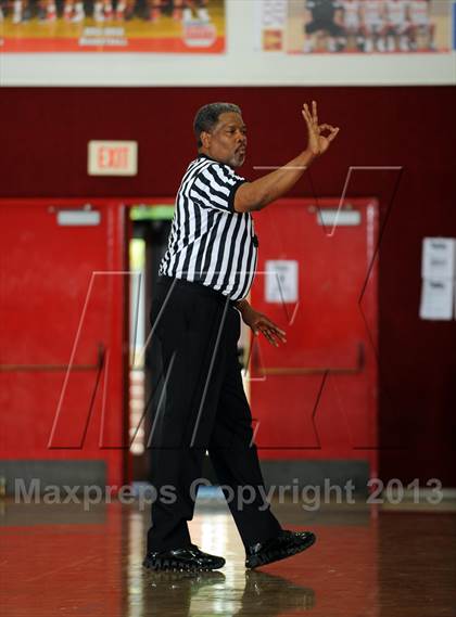 Thumbnail 1 in Pacifica Christian vs. Canyon Crest Academy (MaxPreps Holiday Classic) photogallery.