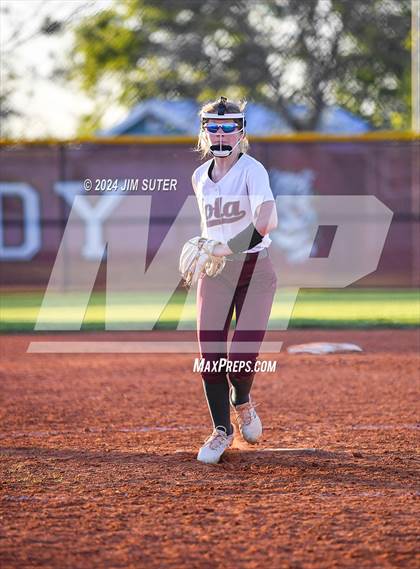 Thumbnail 1 in Iola vs Somerville photogallery.