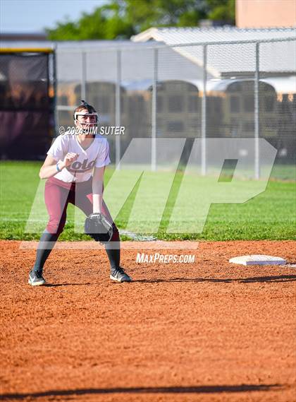 Thumbnail 1 in Iola vs Somerville photogallery.