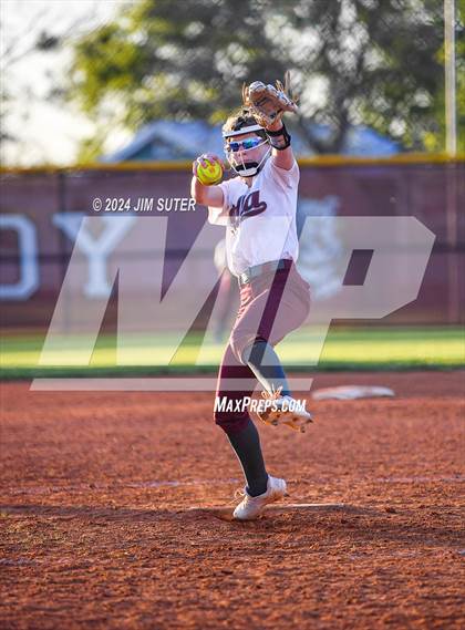 Thumbnail 3 in Iola vs Somerville photogallery.