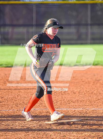 Thumbnail 2 in Iola vs Somerville photogallery.