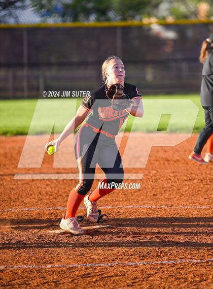 Thumbnail 3 in Iola vs Somerville photogallery.