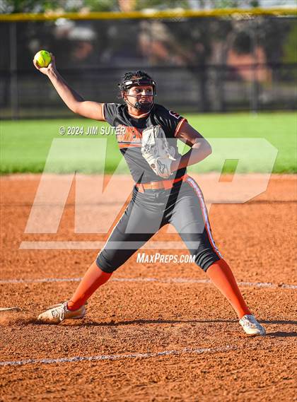 Thumbnail 1 in Iola vs Somerville photogallery.