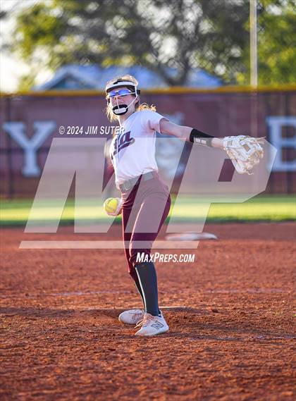 Thumbnail 2 in Iola vs Somerville photogallery.