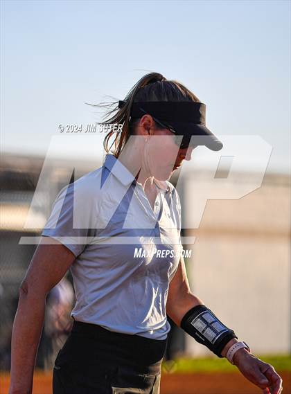 Thumbnail 2 in Iola vs Somerville photogallery.