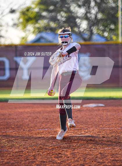 Thumbnail 2 in Iola vs Somerville photogallery.