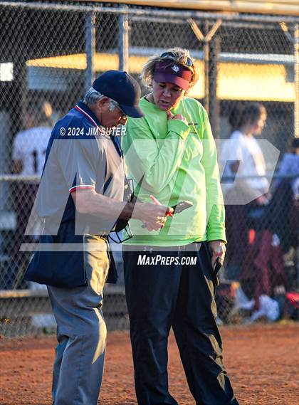 Thumbnail 3 in Iola vs Somerville photogallery.