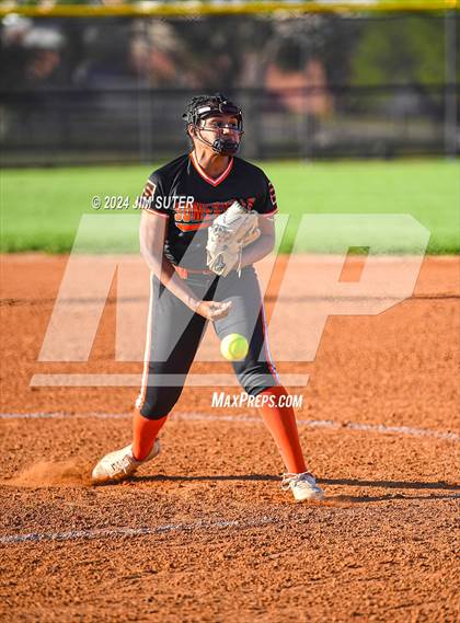 Thumbnail 2 in Iola vs Somerville photogallery.