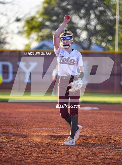 Thumbnail 2 in Iola vs Somerville photogallery.
