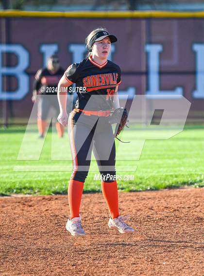 Thumbnail 3 in Iola vs Somerville photogallery.