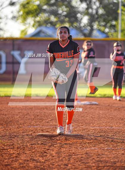 Thumbnail 3 in Iola vs Somerville photogallery.