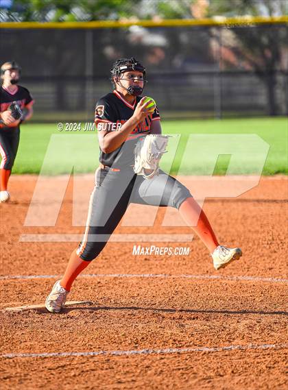 Thumbnail 2 in Iola vs Somerville photogallery.
