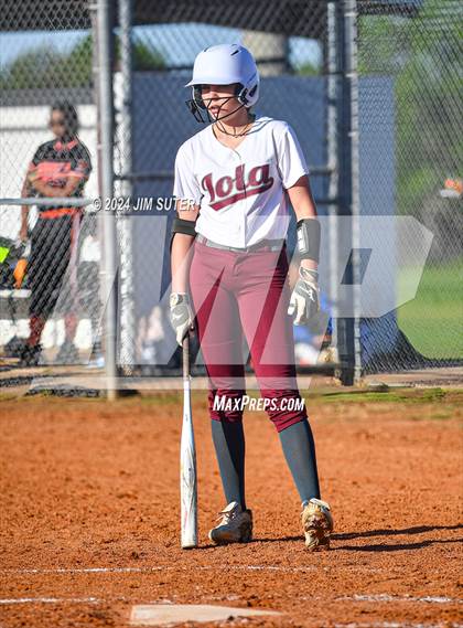 Thumbnail 3 in Iola vs Somerville photogallery.