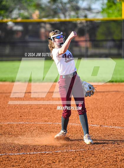 Thumbnail 1 in Iola vs Somerville photogallery.