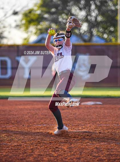 Thumbnail 3 in Iola vs Somerville photogallery.
