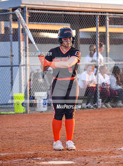Thumbnail 3 in Iola vs Somerville photogallery.
