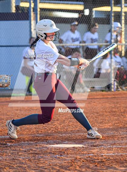 Thumbnail 1 in Iola vs Somerville photogallery.