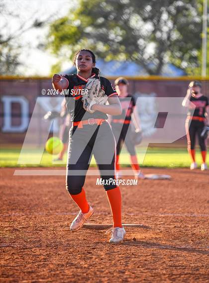 Thumbnail 1 in Iola vs Somerville photogallery.