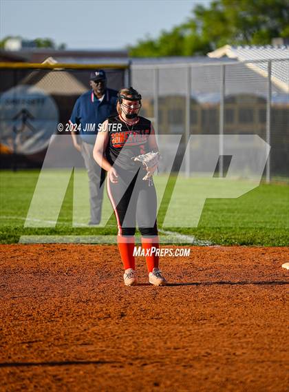 Thumbnail 3 in Iola vs Somerville photogallery.