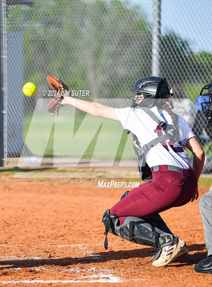 Thumbnail 1 in Iola vs Somerville photogallery.