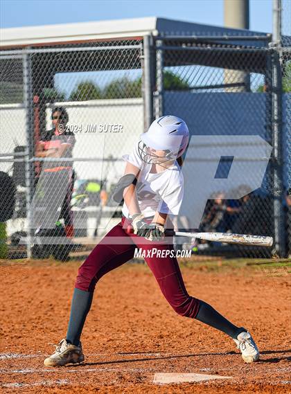 Thumbnail 3 in Iola vs Somerville photogallery.